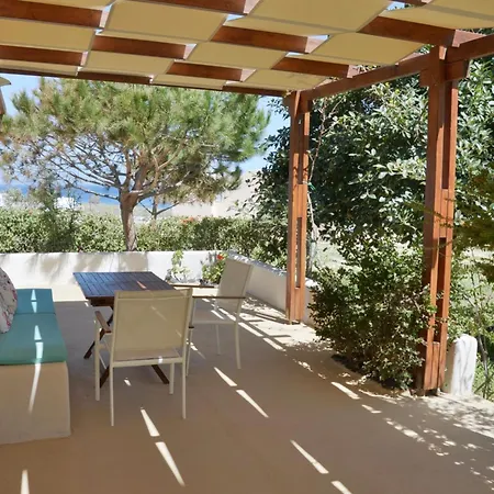 Absolute Peace South Βούρβουλος